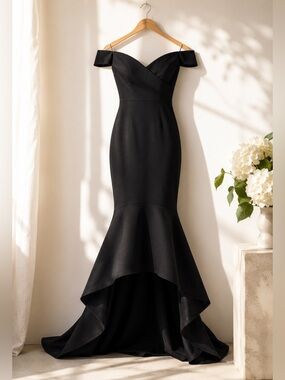Tarik Ediz “Navassa” Off-Shoulder Black Gown – Size 8
